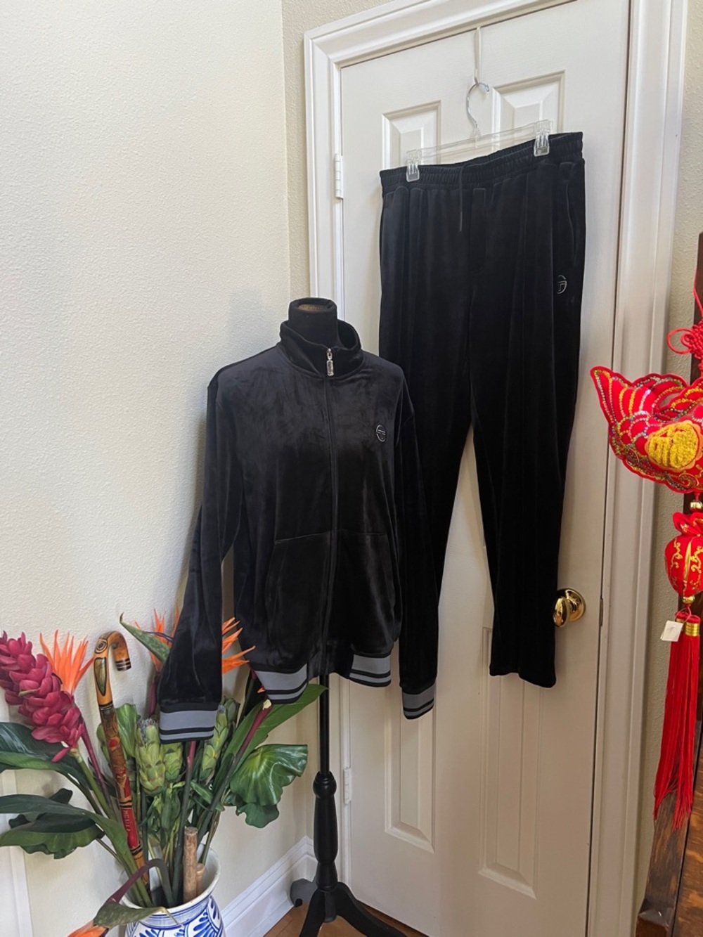 Sergio Tacchini Viaggioa Track Jacket- pants set suit Black Beauty large 31” in - Picture 4 of 11